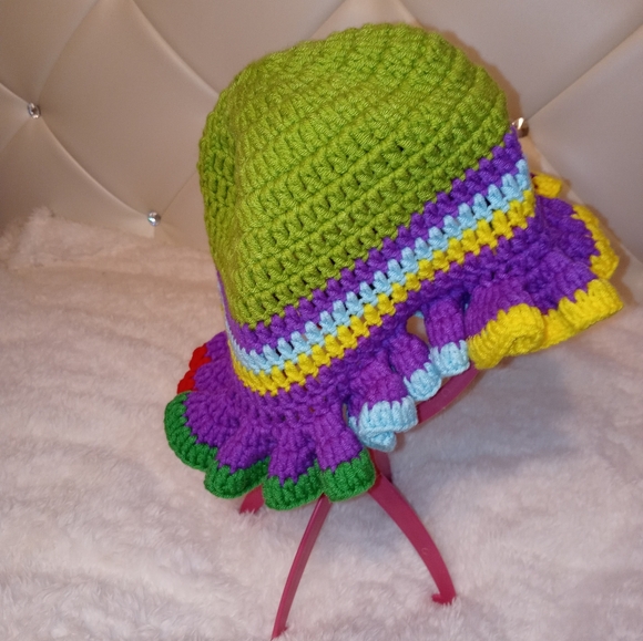 Crochet Ruffle hat - Picture 2 of 4